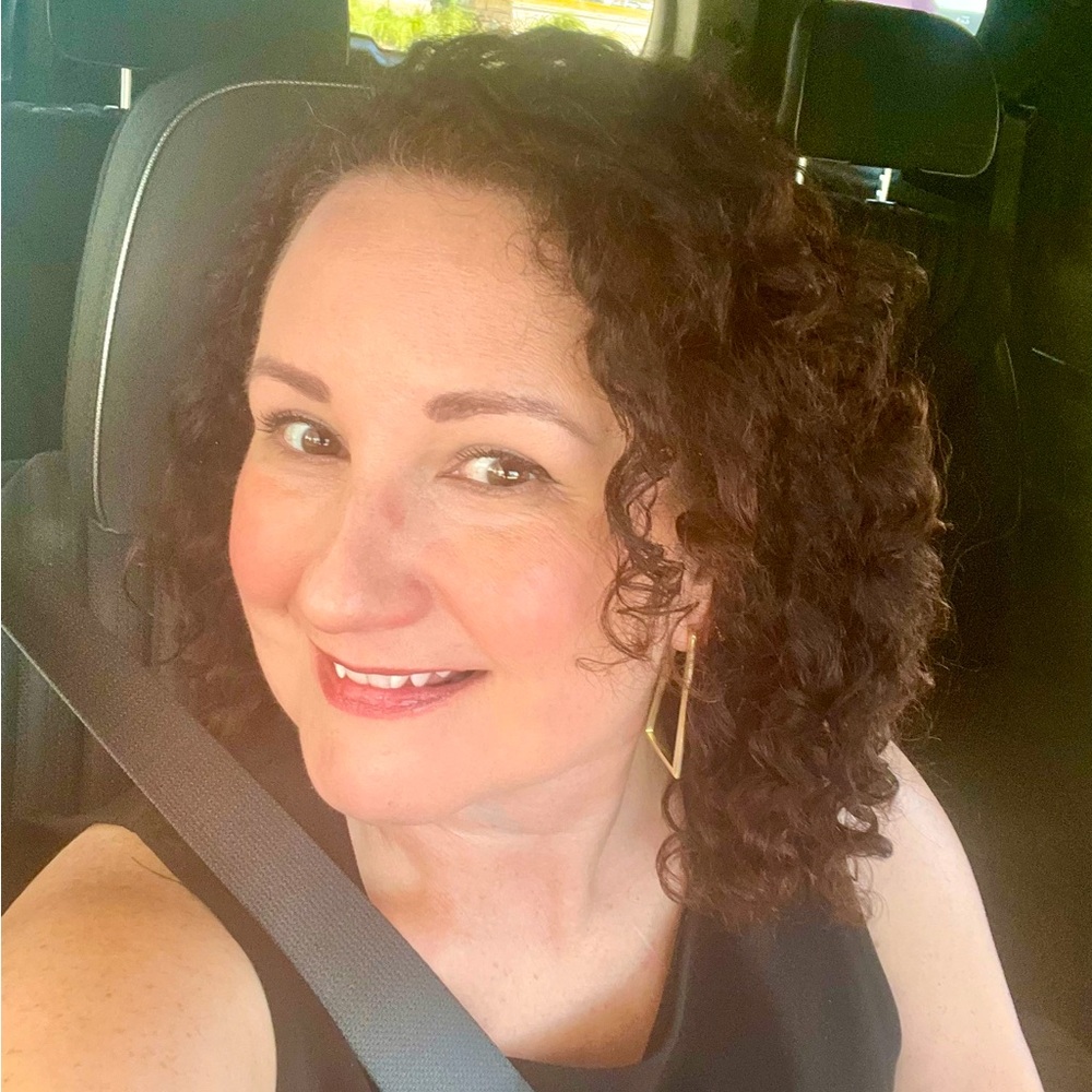 Meet your Posher, Jennifer